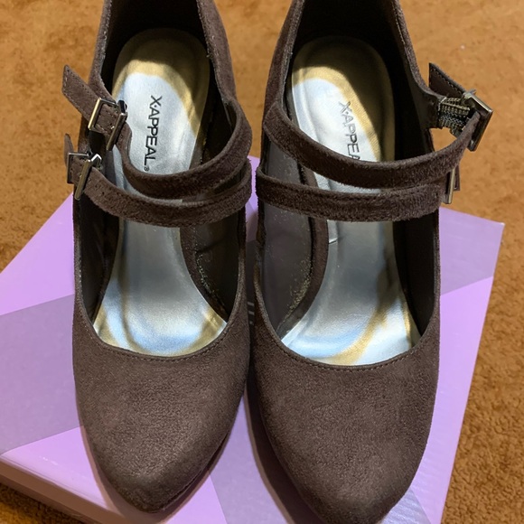 Women’s suede dark brown heals. - Picture 1 of 3